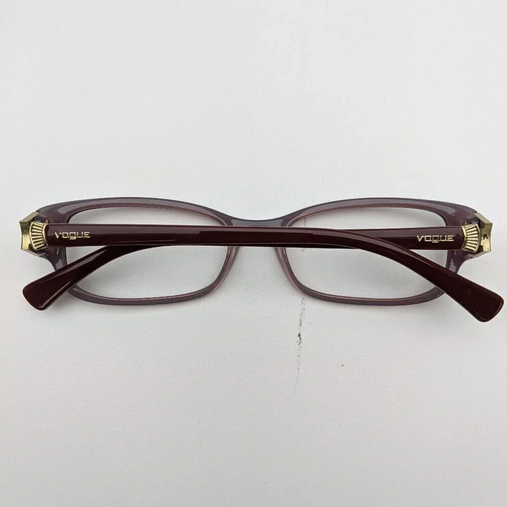 Vogue frame 10